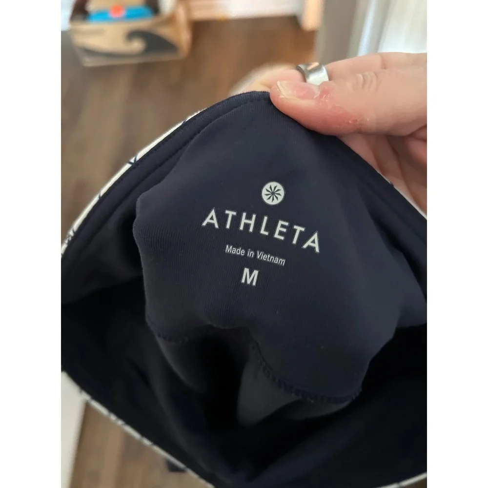Athleta Navy Blue Geometric Striped Cropped Leggings Yoga Pants Medium RN 54023